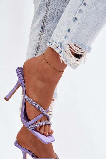 Dámske papuče s tenkými podpätkami Pruhy s trblietavými otvormi Fialová Karima 2