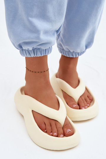 Dámske penové žabky Plážové šľapky slonovina Roux