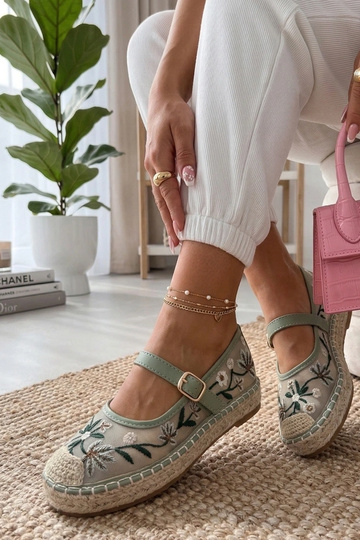 Zelené espadrilky ozdobené...