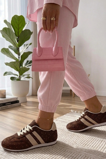 Hnedé športové topánky... 2