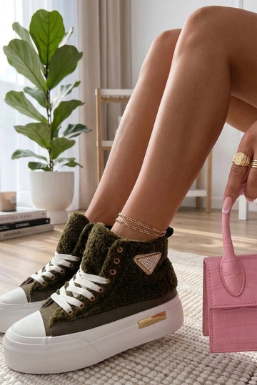 Zelené plyšové športové...