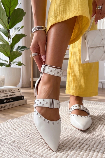 Biele baleríny s kryštálmi...