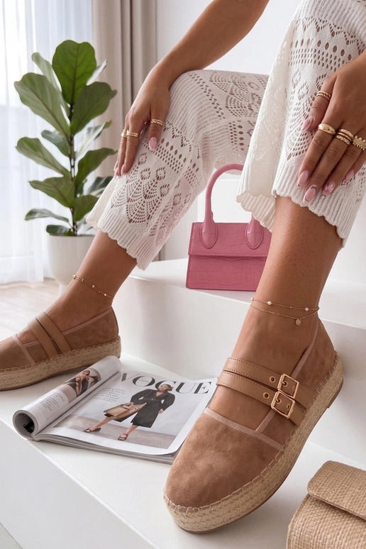 Sandalové espadrilky na platforme...