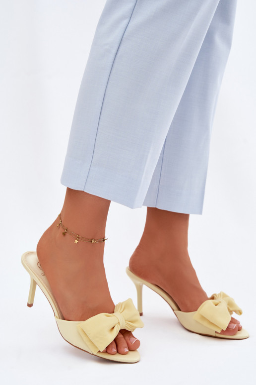 Dámske papuče s tenkými podpätkami a mašľami žltej farby Jelessa