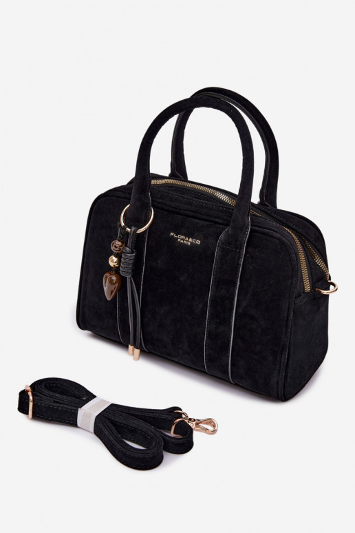 Kabelka Typu Kufor z eko semišuoInaBrelokiem čierna Sorielle