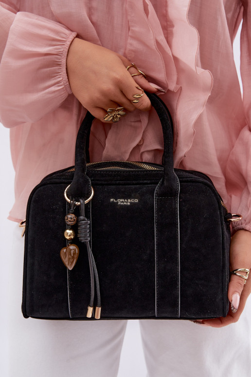 Kabelka Typu Kufor z eko semišuoInaBrelokiem čierna Sorielle