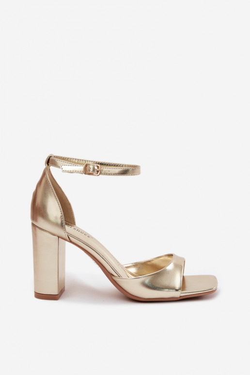 Dámske sandále na vysokom opätkuImitacji Skóry zlatej farby Melvra