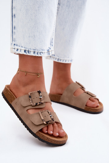 Dámske papuče s prackami Lee Cooper LCIN-26-35-4451L khaki farby