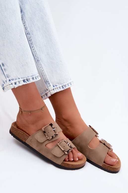 Khaki dámske šľapky s prackami Lee Cooper LCIN-26-35-4451L