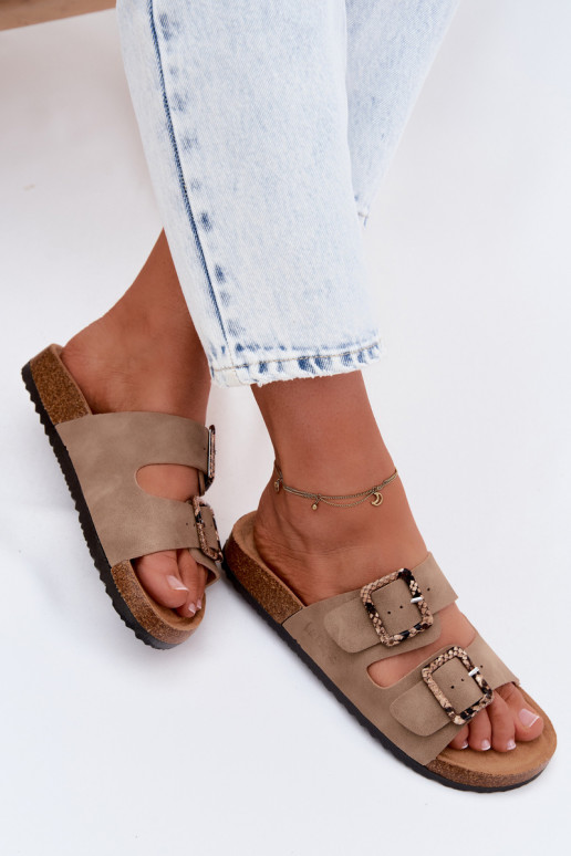 Dámske papuče s prackami Lee Cooper LCIN-26-35-4451L khaki farby