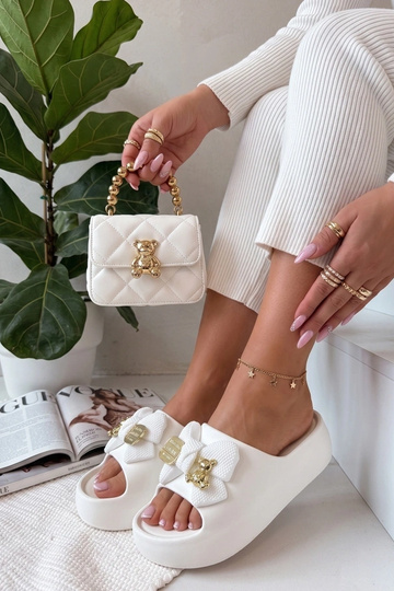 Biele šľapky na platforme s... 2