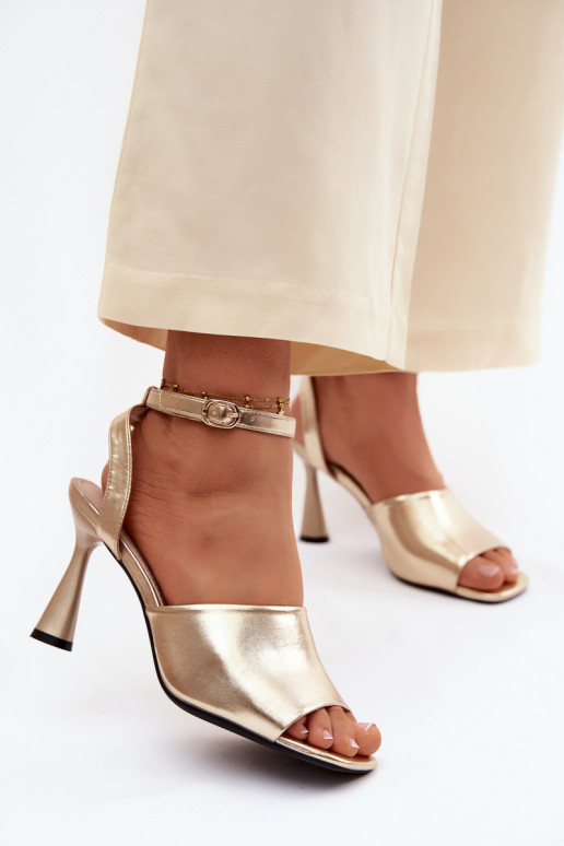 Dámske sandále s podpätkami Vinceza 62297 zlatej farby