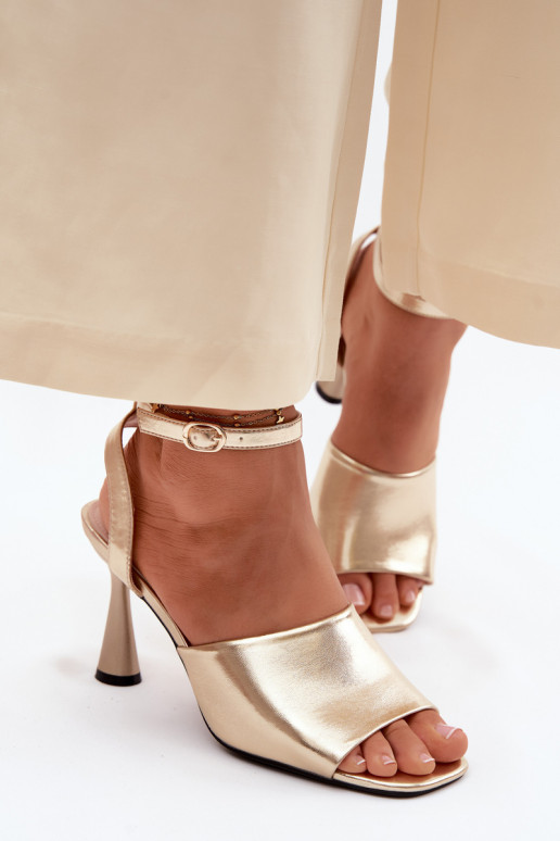 Dámske sandále s podpätkami Vinceza 62297 zlatej farby