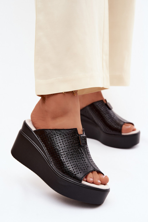 Dámske papučeZapnutéturalnej Skóry s platformou Vinceza 95392 čierna