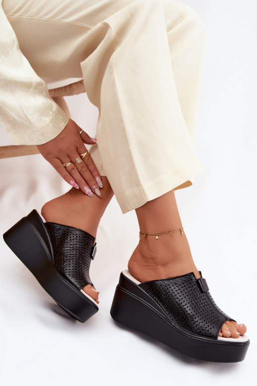 Dámske papučeZapnutéturalnej Skóry s platformou Vinceza 95392 čierna