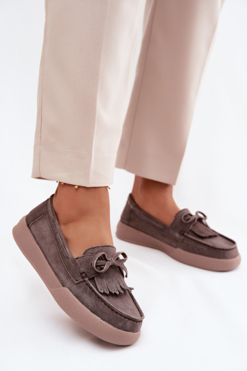 dámske mokasínyZapnutéturalnego zo semišuu so stuhami A Fringes Vinceza 93223 Hnedá farba