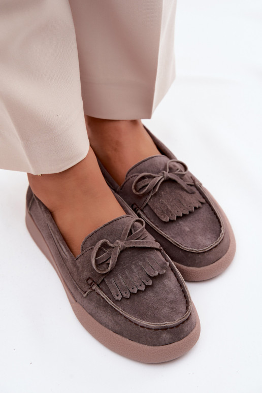 dámske mokasínyZapnutéturalnego zo semišuu so stuhami A Fringes Vinceza 93223 Hnedá farba