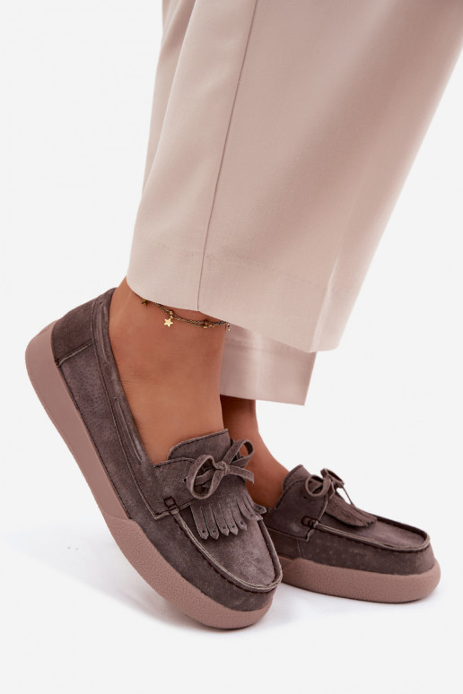 dámske mokasínyZapnutéturalnego zo semišuu so stuhami A Fringes Vinceza 93223 Hnedá farba