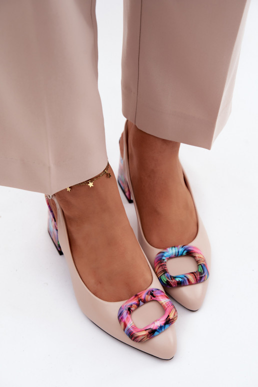 Dámske sandále na vysokom opätkuDekoracyjną s prackami Vinceza 62289 béžová