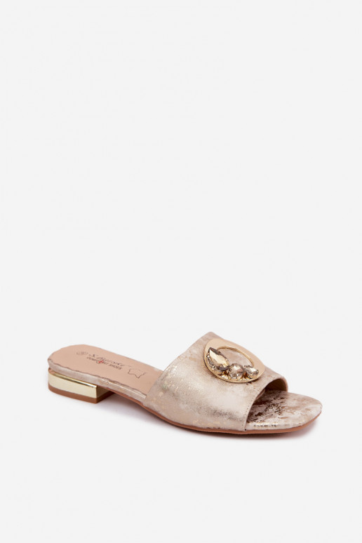 Dámske papuče so širokými podpätkami s ozdobami KV61-6025 zlatej farby