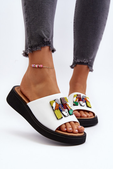 Kožené papuče Dámske s ozdobami biela farba Asames