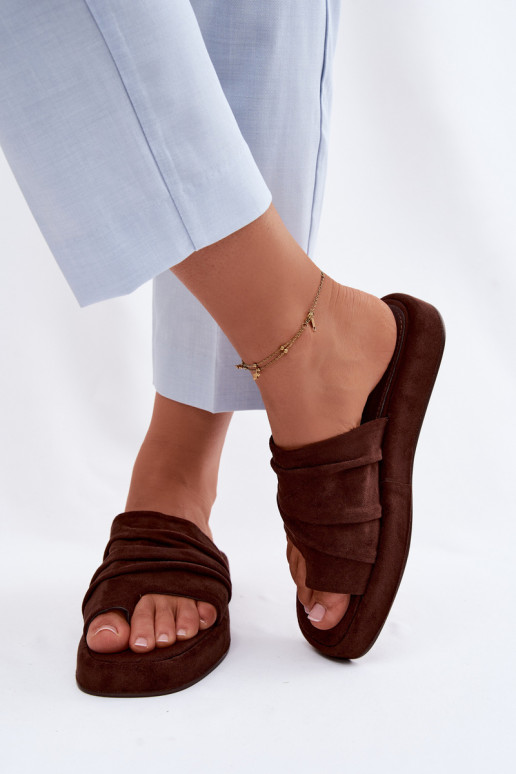 Dámske papuče S volánikmi CzekoladoIne Gelmira