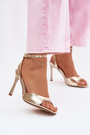 Dámske sandále s tenkými podpätkamiImitacji Skóry zlatej farby Olissey 2