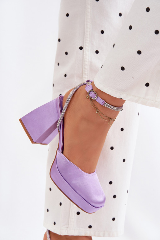 Dámske sandále Zapnuté masívnych opätkoch Typu Słupek Pasek s trblietavými otvormi Fialová Seraphina