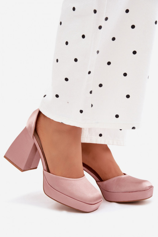 sandále s podpätkamiSatynoInym INykończeniem Szampańskie Calistae