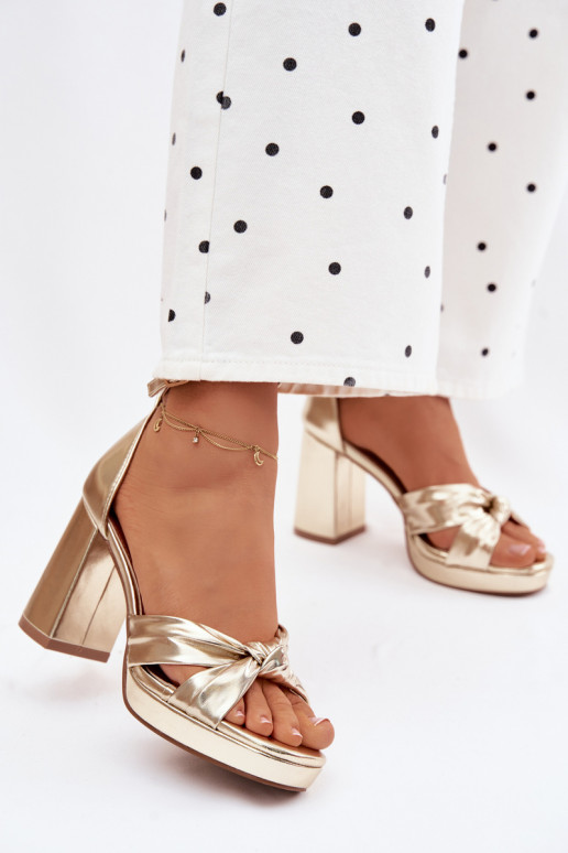 Dámske sandále na vysokom opätkuImitacji Skóry zlatej farby Rosetta