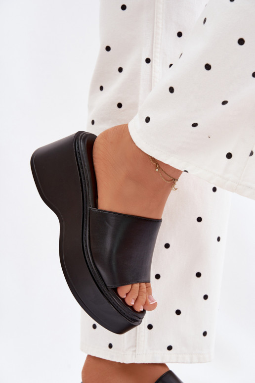 Dámske papuče s platformou čierna Virelia