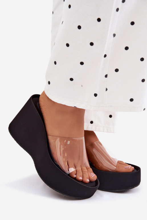 Dámske papuče s platformouTransparentnym Pruhyem čierna Zolretia