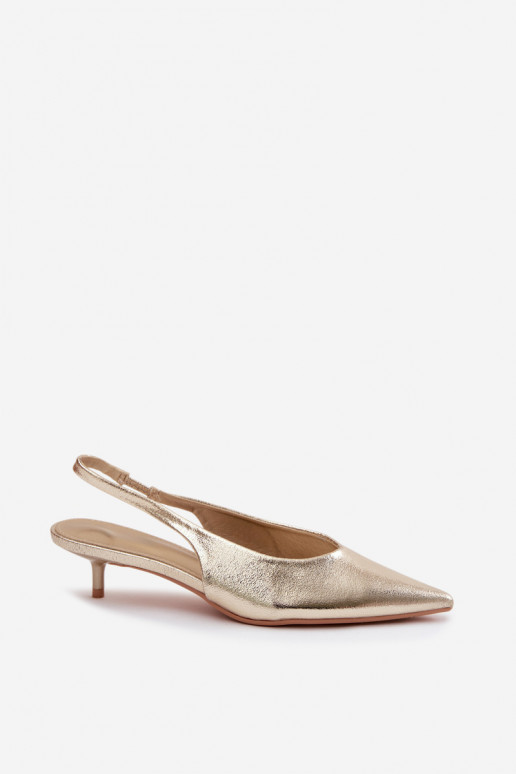 Dámske sandáleImitacji Skóry s podpätkami zlatej farby Averelle