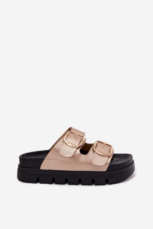 Dámske papuče na platforme so sponami Lee Cooper LCIN-26-35-4462L v zlatej farbe
