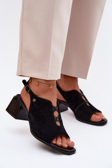 sandáleZapnutéturalnego zo semišuu s podpätkami Máciejka K7521-01 čierna
