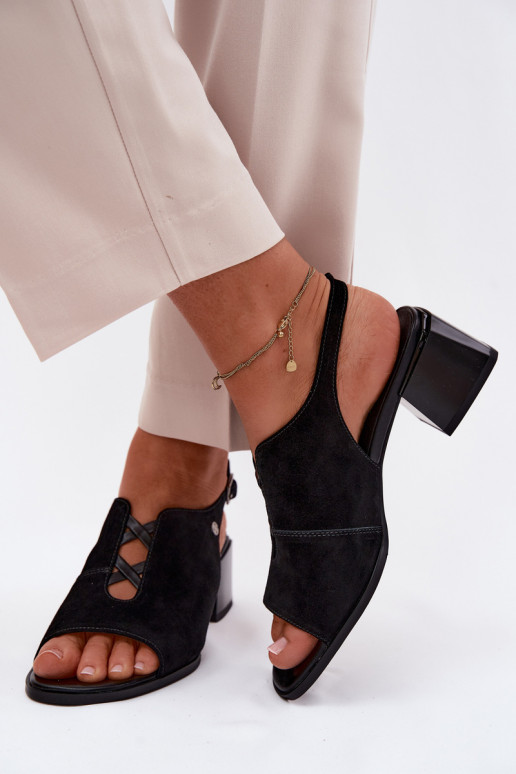 sandáleZapnutéturalnego zo semišuu s podpätkami Máciejka K7521-01 čierna