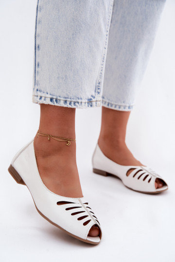 Prelamované balerínkyZapnutéturalnej Skóry Máciejka P7541-11 biela farba