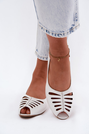 Prelamované balerínkyZapnutéturalnej Skóry Máciejka P7541-11 biela farba 2