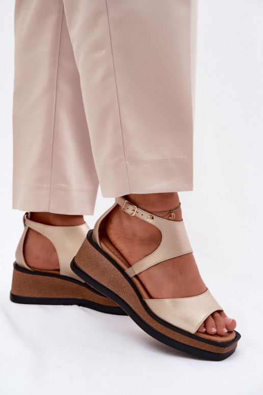 Kožené Sandále na platforme Máciejka K7471-26 zlatej farby