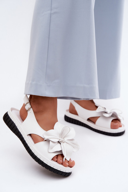 Dámske sandále Dámske S Ornatem s kvetmiem Vinceza 66917 biela farba