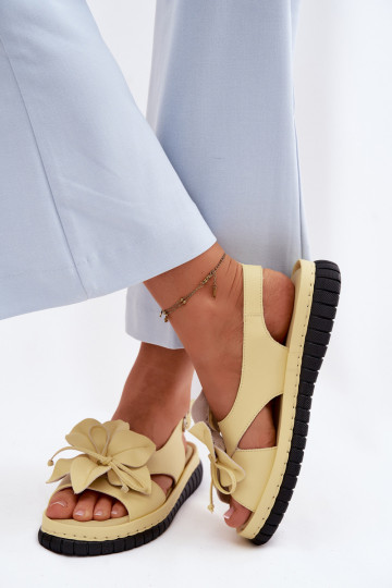 Dámske sandále Dámske S Ornatem s kvetmiem Vinceza 66917 žltá