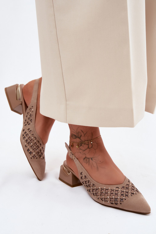 Kožené Dámske semišové sandále s prvkami prelamovania s mriežkou Zapnuté Klocku D&A CR61-3004 béžová