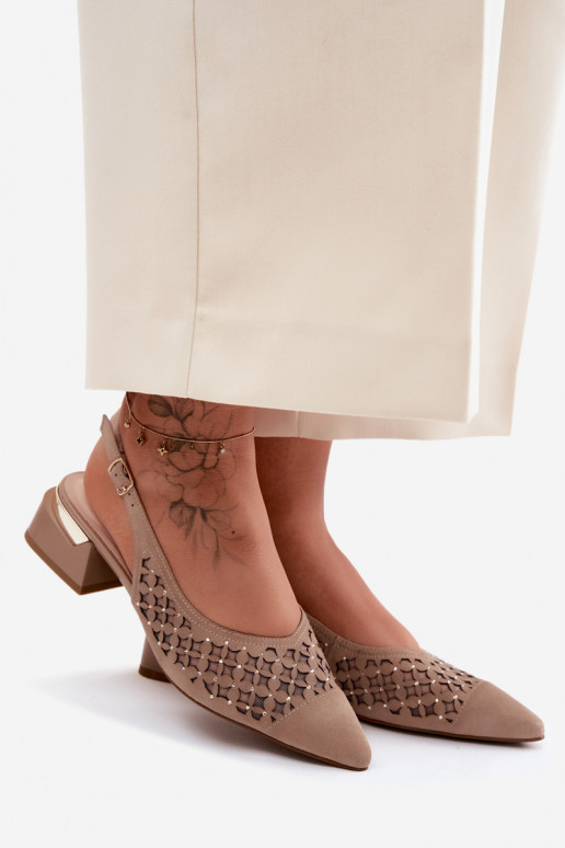 Kožené Dámske semišové sandále s prvkami prelamovania s mriežkou Zapnuté Klocku D&A CR61-3004 béžová