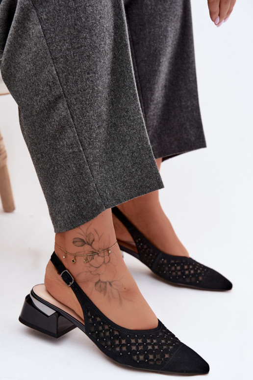 Kožené Dámske semišové sandále s prvkami prelamovania s mriežkou Zapnuté Klocku D&A CR61-3004 čierna