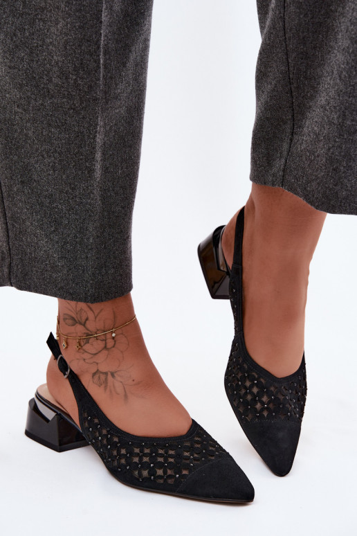 Kožené Dámske semišové sandále s prvkami prelamovania s mriežkou Zapnuté Klocku D&A CR61-3004 čierna