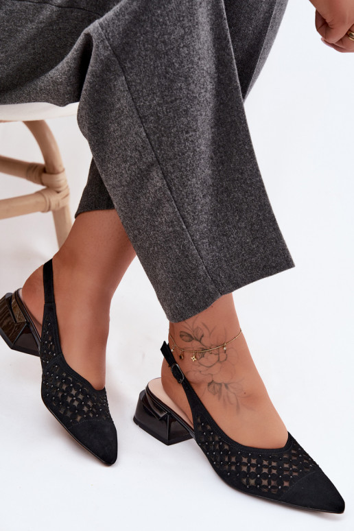 Kožené Dámske semišové sandále s prvkami prelamovania s mriežkou Zapnuté Klocku D&A CR61-3004 čierna