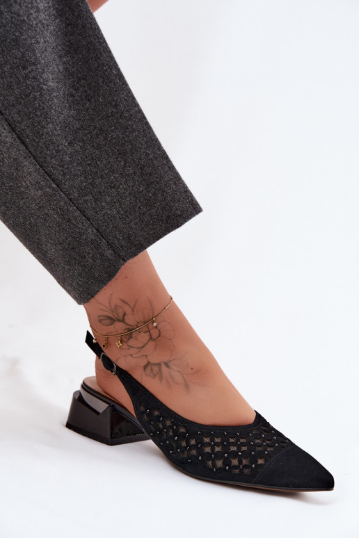 Kožené Dámske semišové sandále s prvkami prelamovania s mriežkou Zapnuté Klocku D&A CR61-3004 čierna