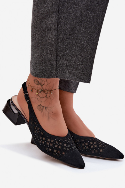 Kožené Dámske semišové sandále s prvkami prelamovania s mriežkou Zapnuté Klocku D&A CR61-3004 čierna