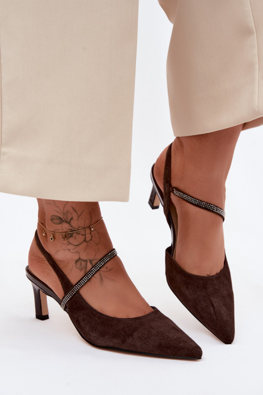 Čokoládové elegantné semišové vysoké podpätky s dekoratívnymi popruhmi D&A