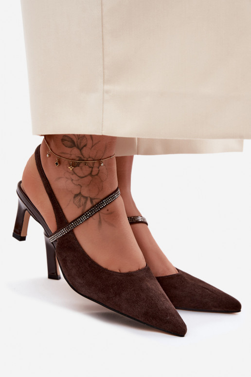 Čokoládové elegantné semišové vysoké podpätky s dekoratívnymi popruhmi D&A